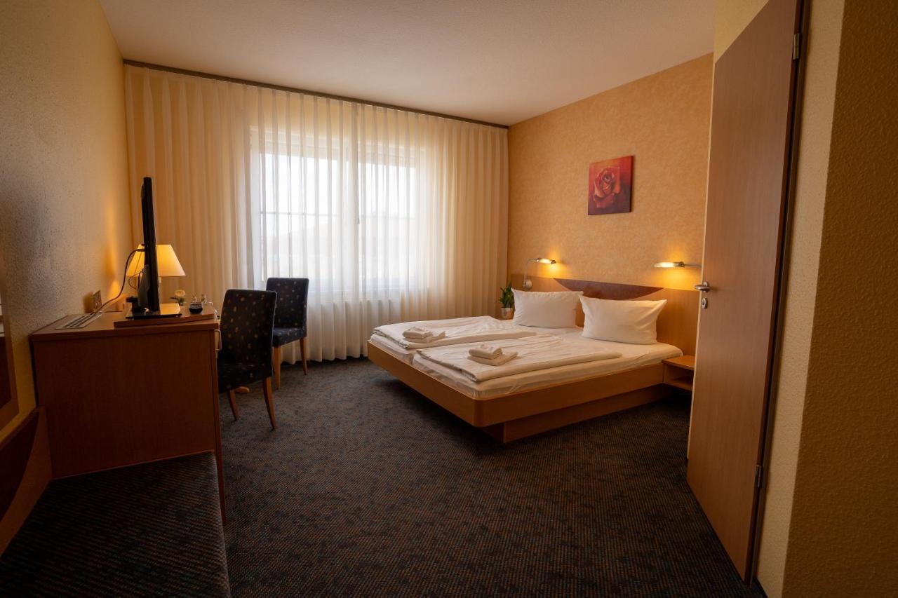 Warias Hotel & Restaurant Braunsbedra Zewnętrze zdjęcie