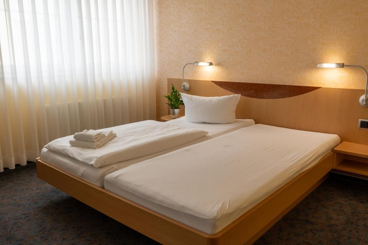 Warias Hotel & Restaurant Braunsbedra Zewnętrze zdjęcie