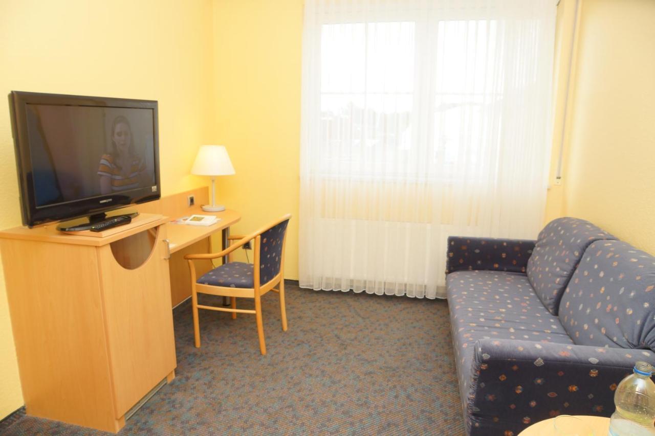 Warias Hotel & Restaurant Braunsbedra Zewnętrze zdjęcie