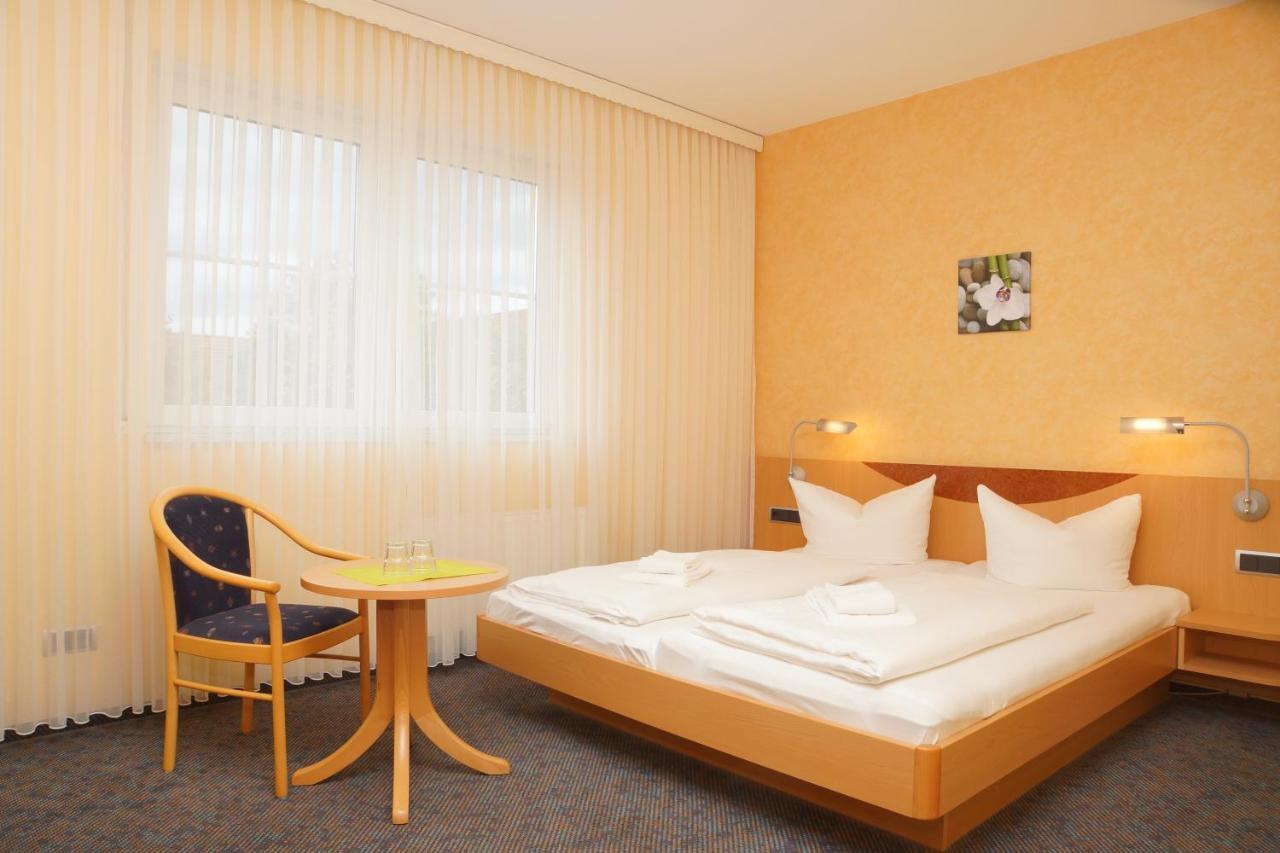 Warias Hotel & Restaurant Braunsbedra Zewnętrze zdjęcie